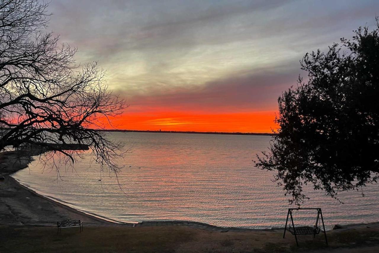 Lakefront Rockwall Home With Scenic Deck And Patio! Bagian luar foto